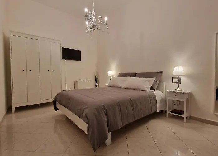 Cinzia\'S House Of Mirrors