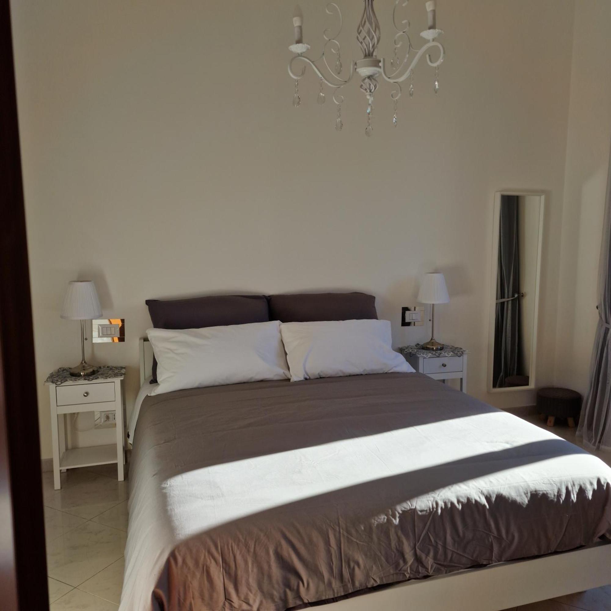Cinzia's House Of Mirrors Apartment *