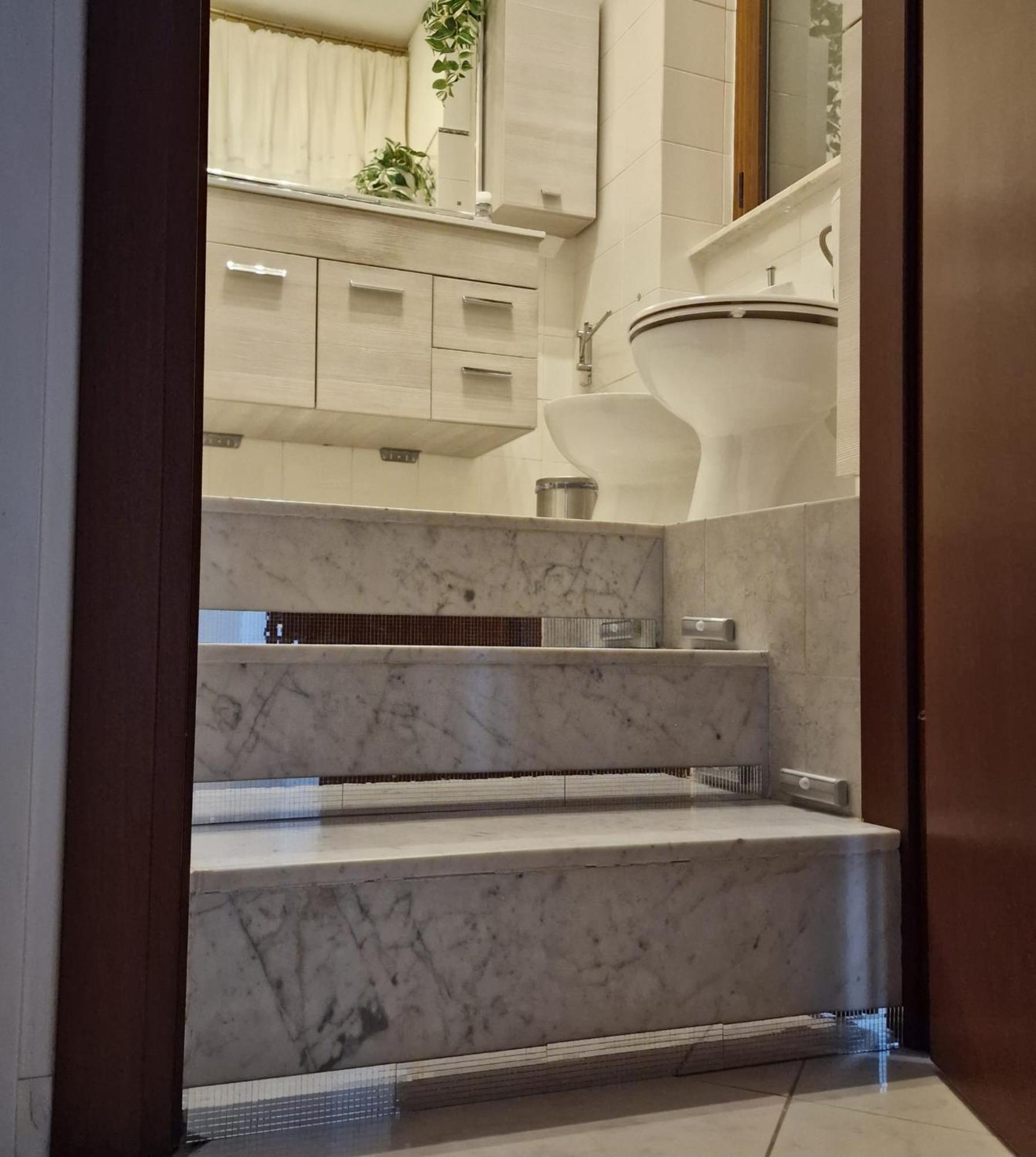 Cinzia's House Of Mirrors Apartment *