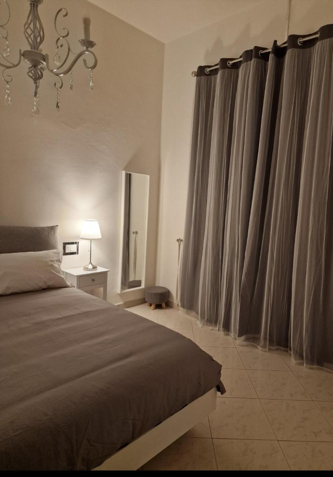 Cinzia's House Of Mirrors * Pisa
